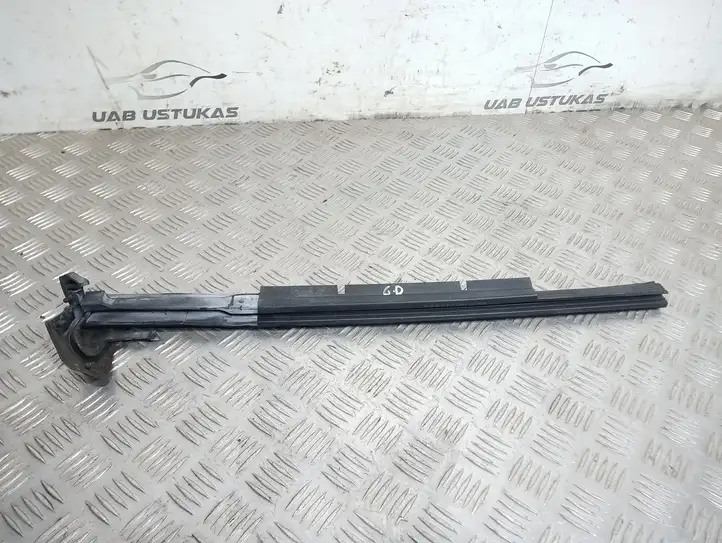 Audi A4 S4 B8 8K (2007 - 2011) 8H0839480 Уплотнитель стекла задней двери — фото 1