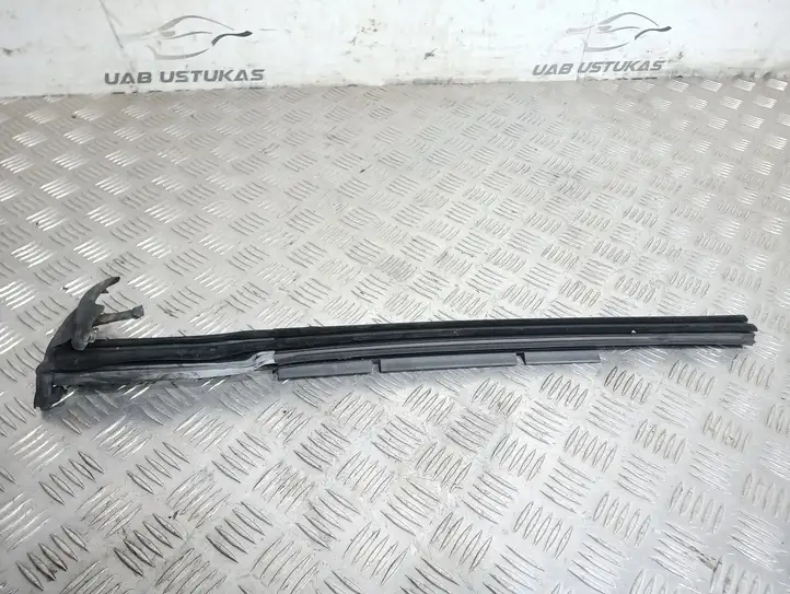 Audi A4 S4 B8 8K (2007 - 2011) 8H0839480 Уплотнитель стекла задней двери — фото 2