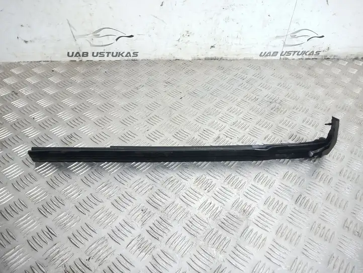 Audi A4 S4 B8 8K (2007 - 2011) 8H0839479 Уплотнитель стекла задней двери — фото 1