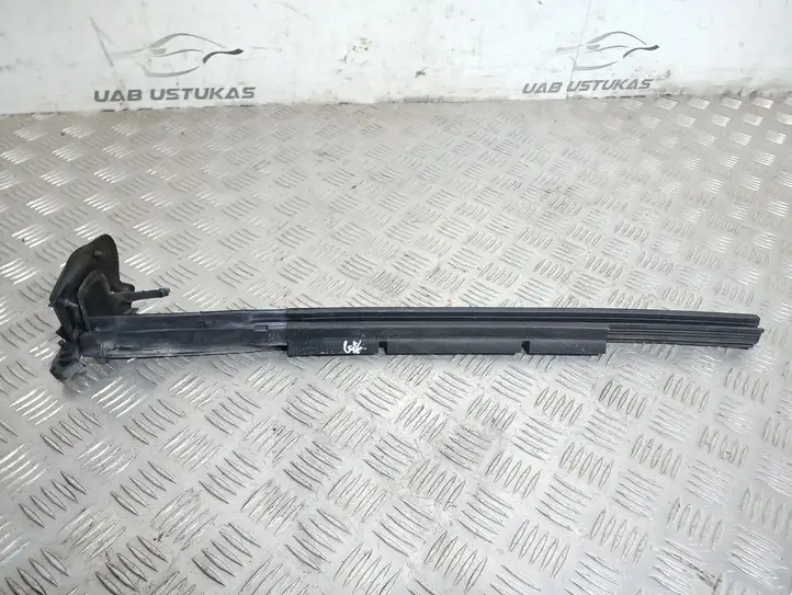 Audi A4 S4 B8 8K (2007 - 2011) 8H0839479 Уплотнитель стекла задней двери — фото 2