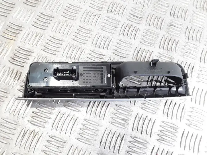 Volvo V50 (2004 - 2008) 30773428 Кнопка стеклоподъемников — фото 2