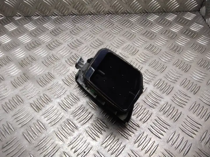 Nissan Qashqai (2013 - 2017) 687614EA0A Боковой воздушный дефлектор — фото 2