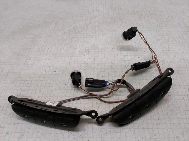 Opel Vectra B (1999 - 2002) 90561159 Кнопки на рулевом колесе — фото 1