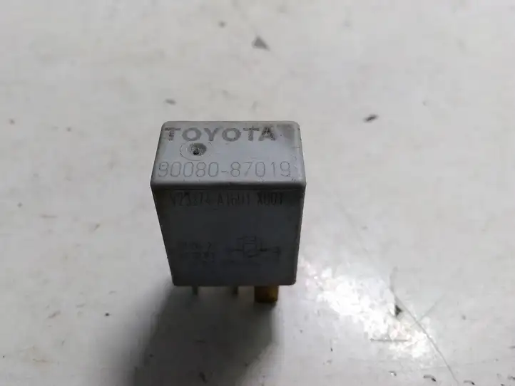 Toyota Corolla Verso E121 (2004 - 2007) 9008087019 Другое реле — фото 1