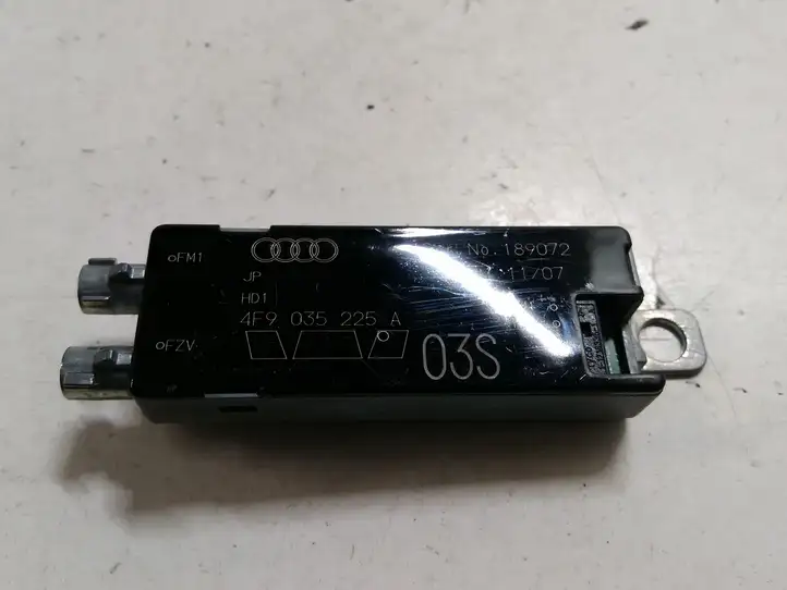 Audi A6 S6 C6 4F (2004 - 2008) 4F9035225A Усилитель антенны — фото 1