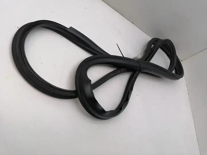 Mercedes-Benz S W220 (1998 - 2006) Уплотнитель багажной двери (кузов) — фото 10