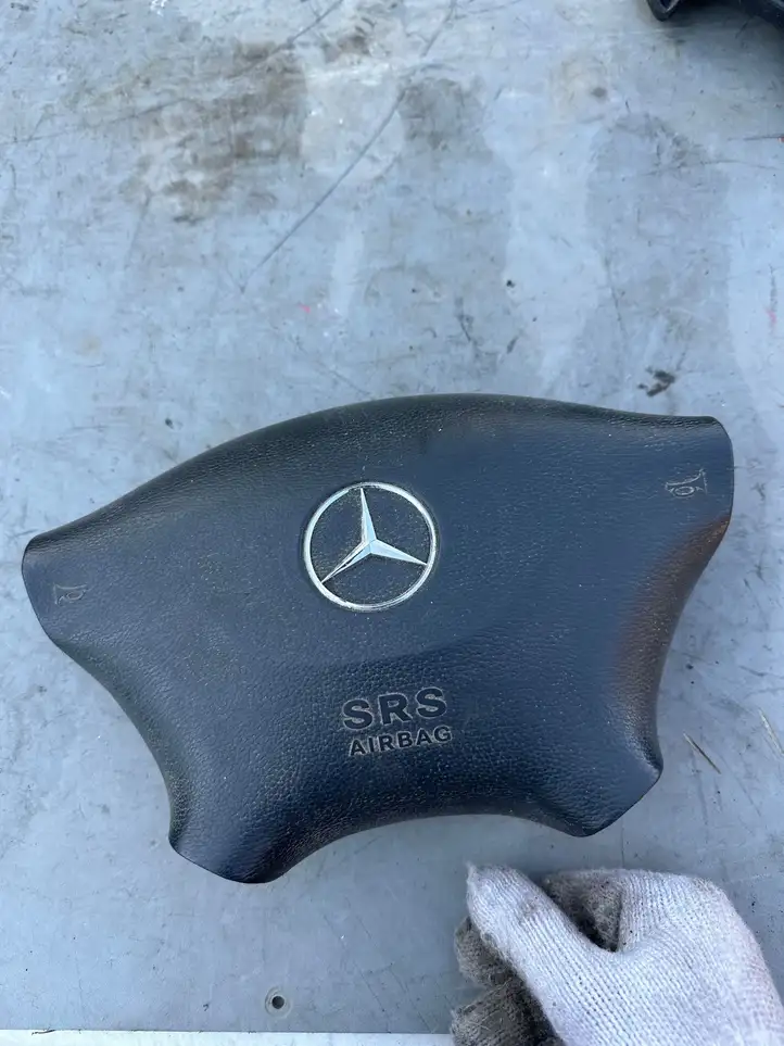 Mercedes-Benz Vito Viano W639 (2003 - 2010) 1617529912 Подушка безопасности руля — фото 1