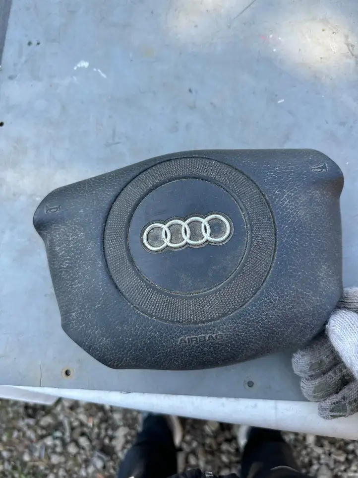 Audi A8 S8 D2 4D (1999 - 2002) BAMPT10593 Подушка безопасности руля — фото 1