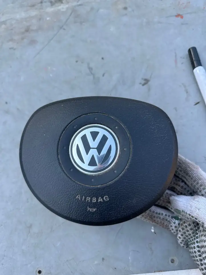 Volkswagen Touran I (2003 - 2010) 1T0880201D Подушка безопасности руля — фото 1