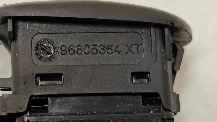 Citroen C2 (2008 - 2014) 96605364XT Кнопка стеклоподъемников — фото 5