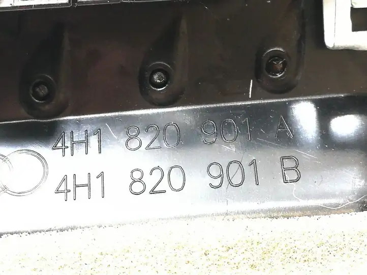 Audi A8 S8 D4 4H (2010 - 2014) 4H1820901A Боковой воздушный дефлектор — фото 7