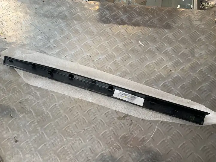 Land Rover Range Rover L405 (2012 - 2017) LR105113 Молдинги задней двери — фото 2