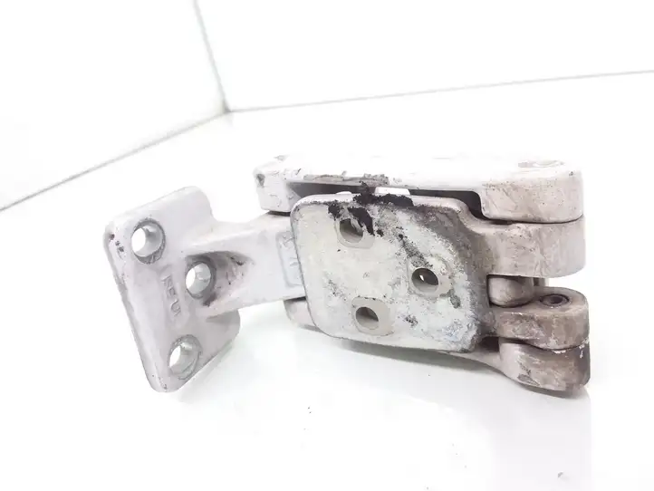 Mercedes-Benz Sprinter W906 (2006 - 2018)  A9067400237 Нижняя петля багажной двери