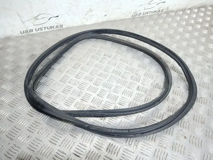 Porsche Cayenne (9PA) (2002 - 2010)   Уплотнительная резина на задних дверях