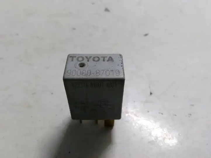 Toyota Corolla Verso E121 (2004 - 2007) 9008087019 Другое реле — фото 1