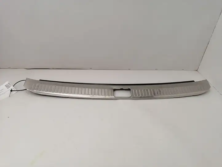 Mercedes-Benz C W203 (2000 - 2007) A2036901887 Отделка порога багажника — фото 1