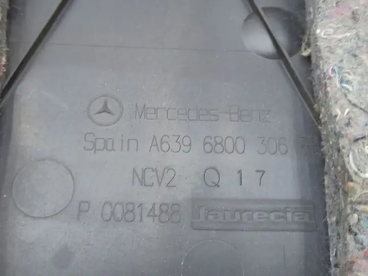 Mercedes-Benz Vito Viano W639 (2003 - 2010) A6396800306 Нижняя отделка панели приборов — фото 9