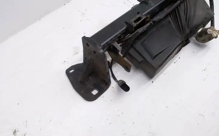 BMW 3 F30 F35 F31 (2012 - 2018) 303383600022 Комплект буксировочного крюка — фото 2