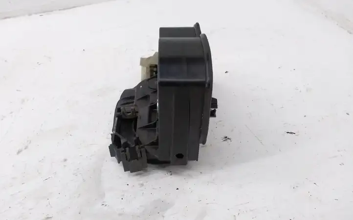 BMW X1 E84 (2009 - 2015)  7202144 Замок передней двери