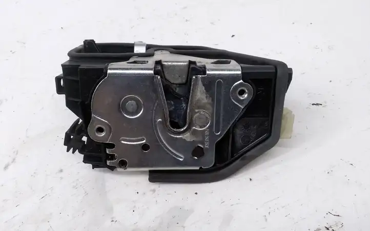 BMW X1 E84 (2009 - 2015)  7202144 Замок передней двери