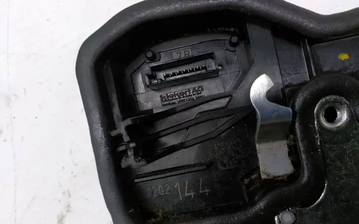 BMW X1 E84 (2009 - 2015)  7202144 Замок передней двери