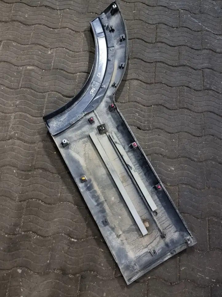 Kia Sorento (2002 - 2006) 877513E500 Молдинги задней двери — фото 2