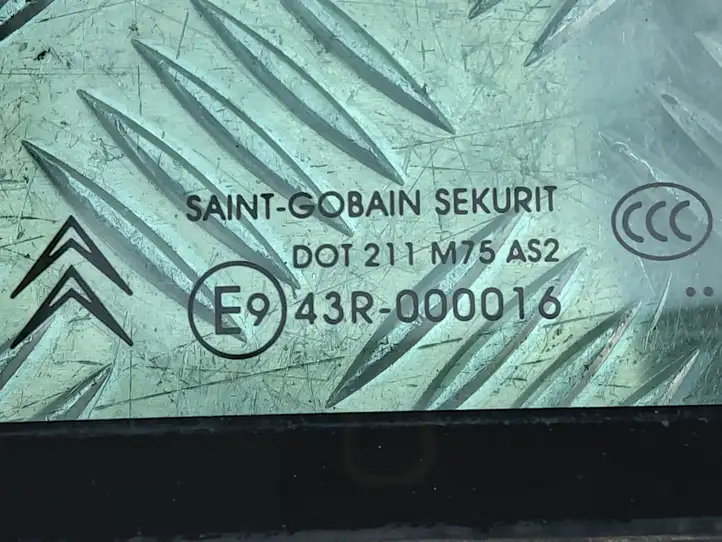 Citroen C4 (2008 - 2011) 43R000016 Форточка двери — фото 3