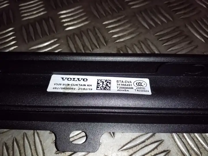 Volvo XC90 (2019 - ) 31366491 Солнцезащитная шторка багажника — фото 3