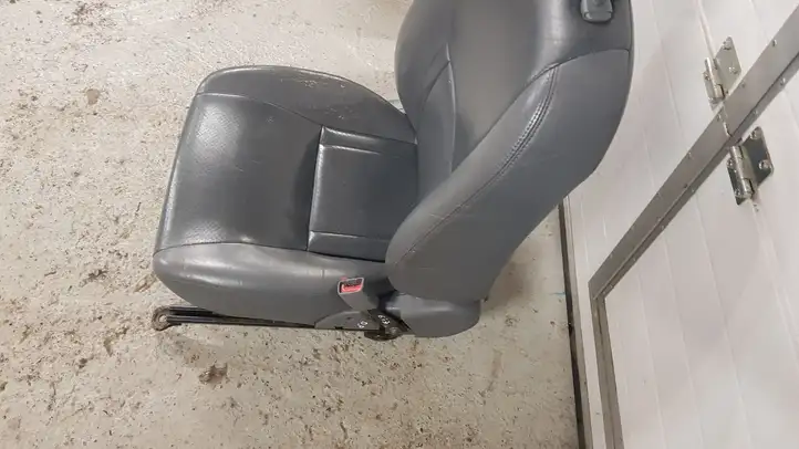 Toyota RAV 4 (XA20) (2000 - 2005) Переднее сиденье пассажира — фото 4