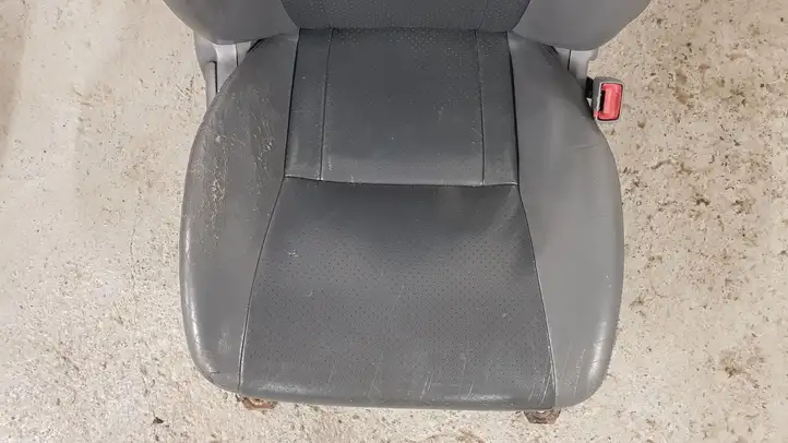 Toyota RAV 4 (XA20) (2000 - 2005) Переднее сиденье пассажира — фото 5