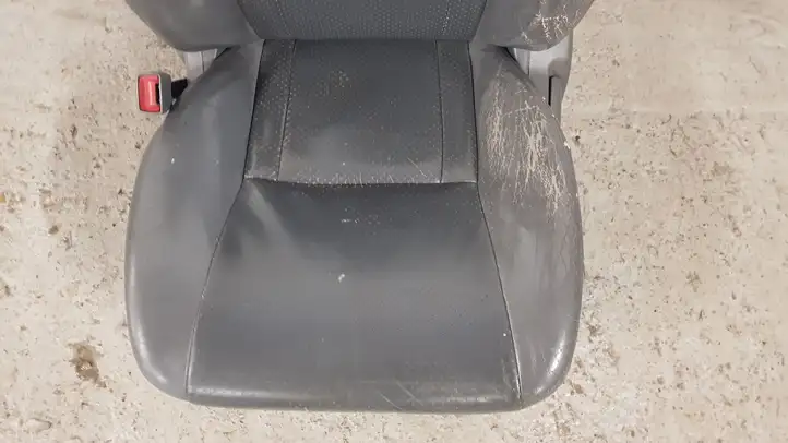 Toyota RAV 4 (XA20) (2000 - 2005) Переднее сиденье водителя — фото 2