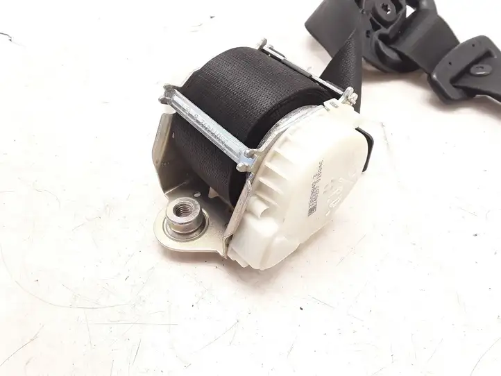 BMW 1 E81 E87 (2004 - 2011)  33059849 Передний ремень безопасности