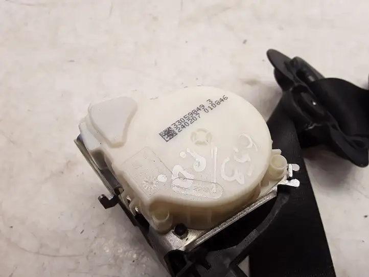 BMW 1 E81 E87 (2004 - 2011)  33059849 Передний ремень безопасности