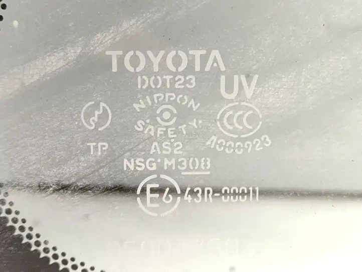 Toyota RAV 4 (XA20) (2000 - 2005) 43R00011 Заднее боковое стекло — фото 6