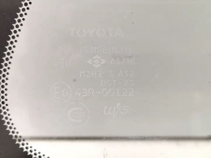 Toyota RAV 4 (XA20) (2000 - 2005) 43R00122 Заднее боковое стекло — фото 5