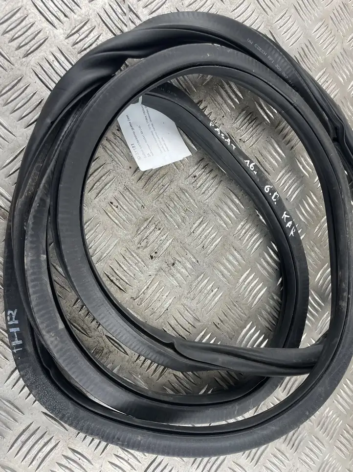 Volkswagen PASSAT B8 (2015 - ) 3G5867914 Уплотнитель кузова — фото 3