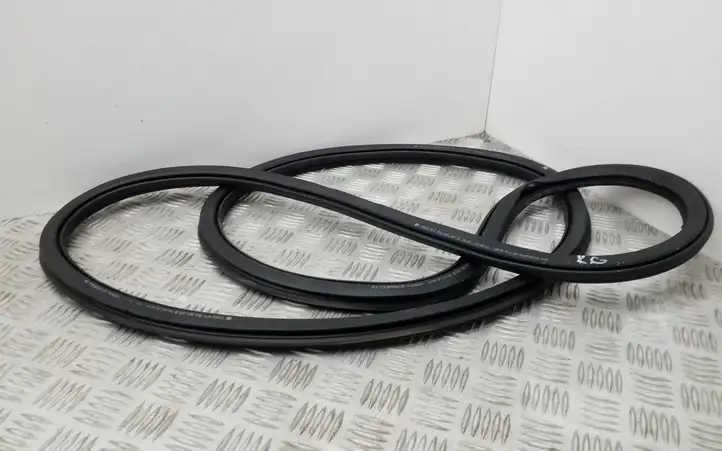 Skoda Superb B8 (3V) (2015 - 2023)  3V5867367B Уплотнительная резина (на кузове)