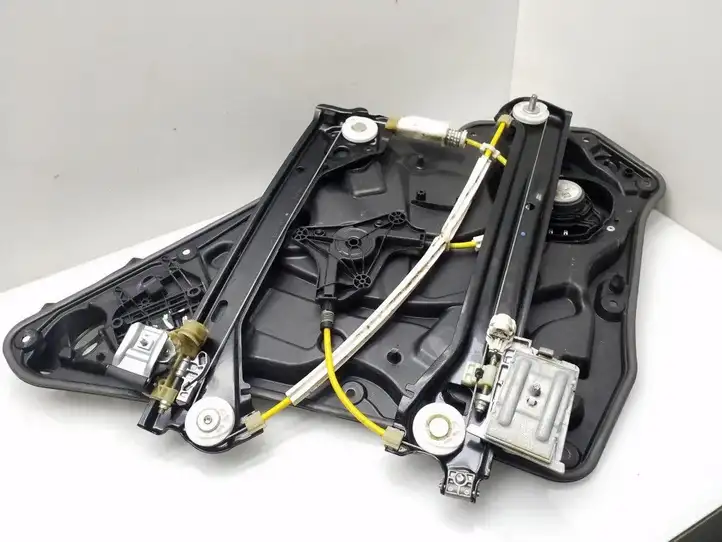 Mercedes-Benz CLA C117,X117,W117 (2013 - 2019) A1177300179 Стеклоподъемник задней двери без мотора — фото 1