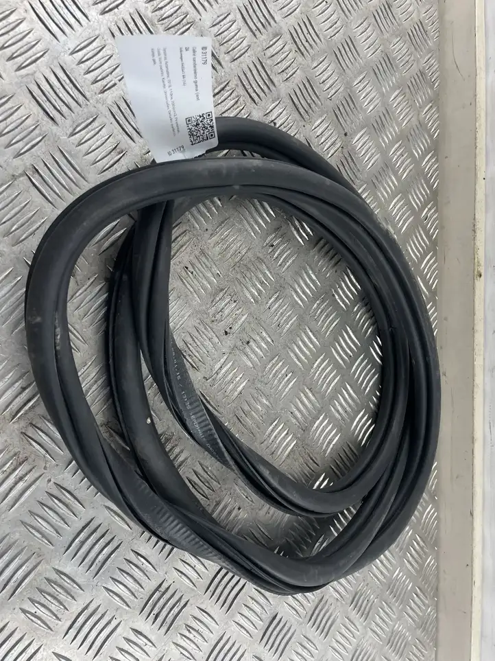 Volkswagen PASSAT B8 (2015 - ) 3G5867913 Уплотнитель кузова — фото 2