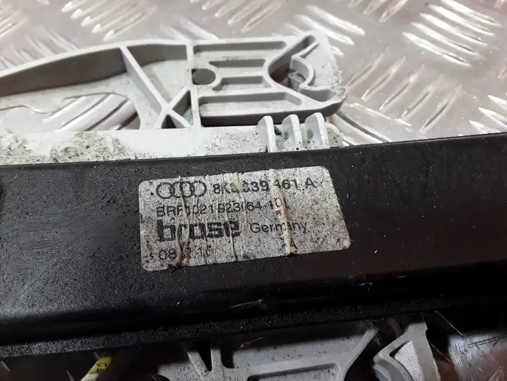 Audi A4 (2007 - 2011)  8K0839461A  Механизм для электрического подъема окон задней двери (без двигателя)