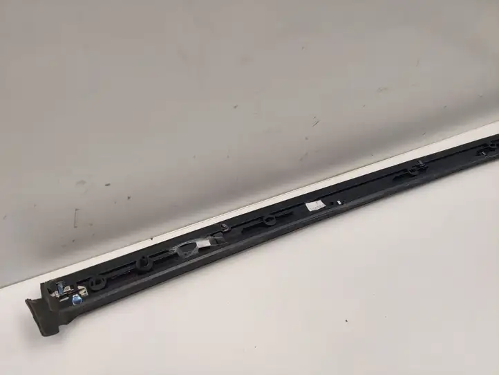 Chrysler Pacifica (2016 - ) 68227296AC Облицовка заднего бокового стекла — фото 10
