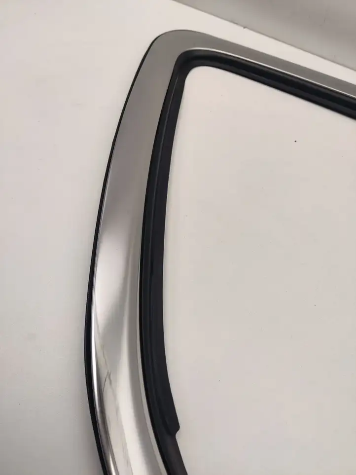 Chrysler Pacifica (2016 - ) 68227296AC Облицовка заднего бокового стекла — фото 15