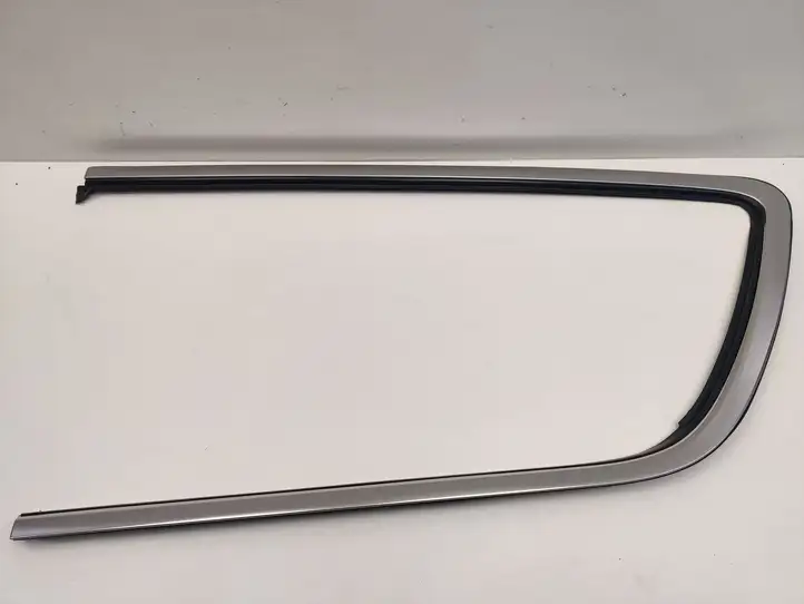 Chrysler Pacifica (2016 - ) 68227297AD Облицовка заднего бокового стекла — фото 1