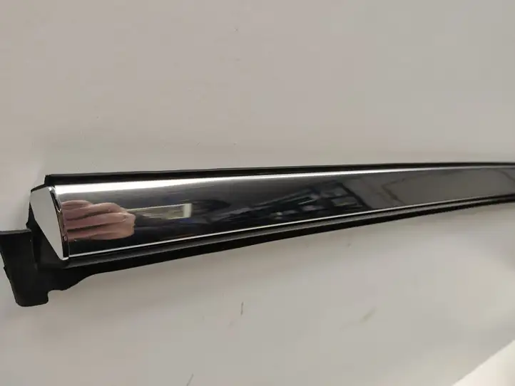 Chrysler Pacifica (2016 - ) 68227297AD Облицовка заднего бокового стекла — фото 8