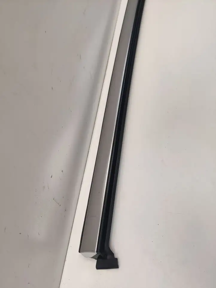 Chrysler Pacifica (2016 - ) 68227297AD Облицовка заднего бокового стекла — фото 14