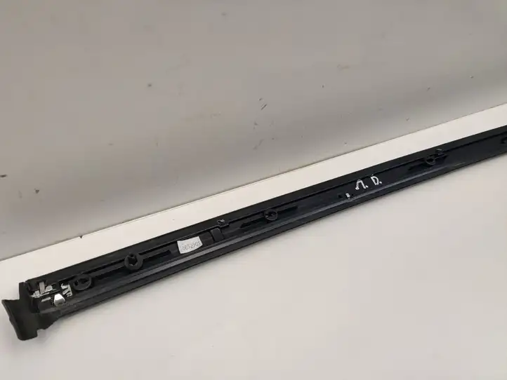 Chrysler Pacifica (2016 - ) 68227296AB Облицовка заднего бокового стекла — фото 13