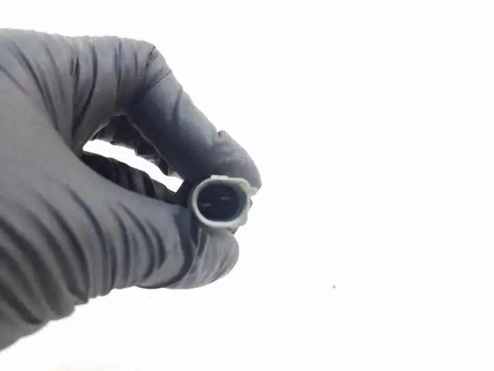 Audi A6 S6 C6 4F (2004 - 2008) 038919081F Датчик давления масла двигателя — фото 3