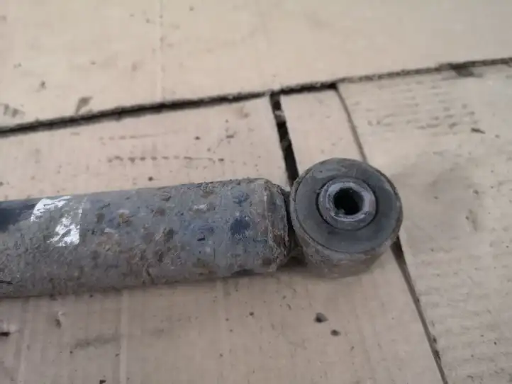 Mazda CX-7 (2006 - 2009)   Задний амортизатор с пружиной