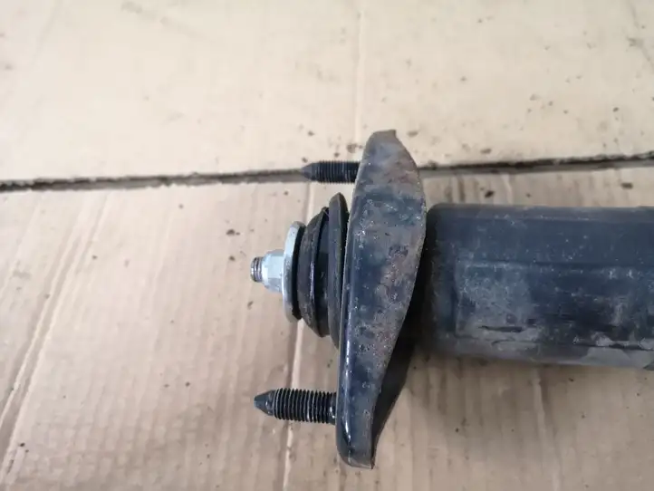 Mazda CX-7 (2006 - 2009)   Задний амортизатор с пружиной