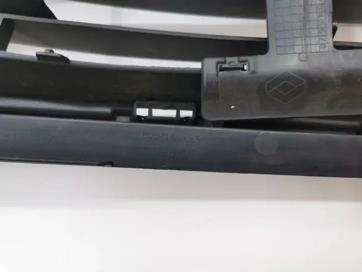 Renault Clio IV (2012 - 2019) 622542958R Нижняя решетка переднего бампера — фото 5